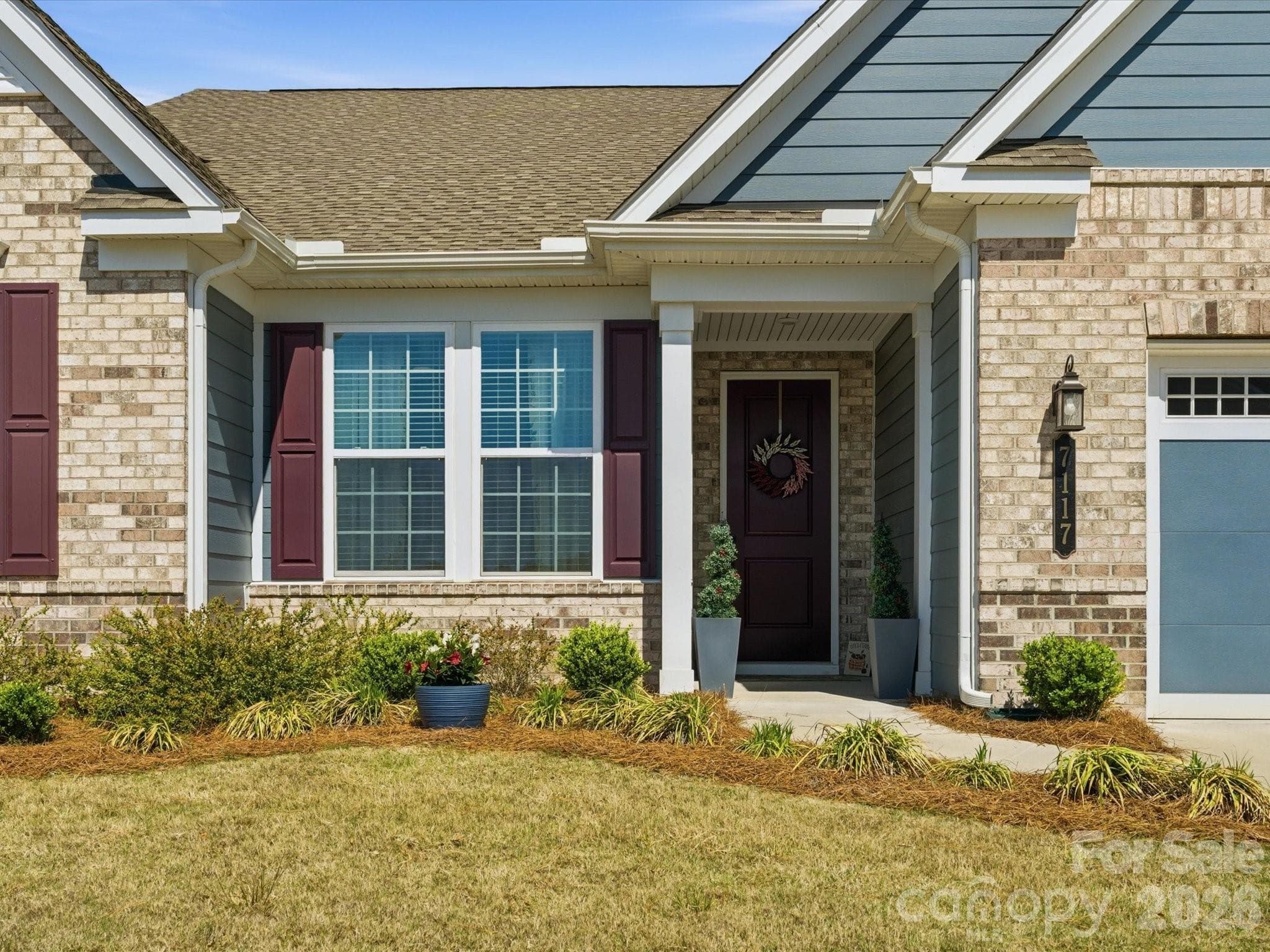 Single Family Residence at 7117 Jolly Brook Drive, Charlotte, photo 3 of 48