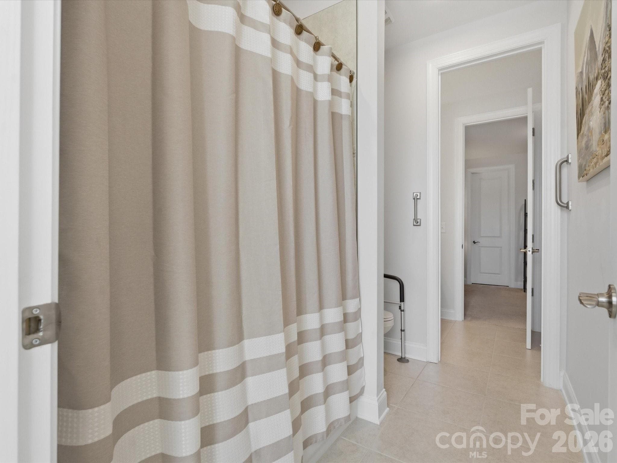 Single Family Residence at 7117 Jolly Brook Drive, Charlotte, photo 7 of 48