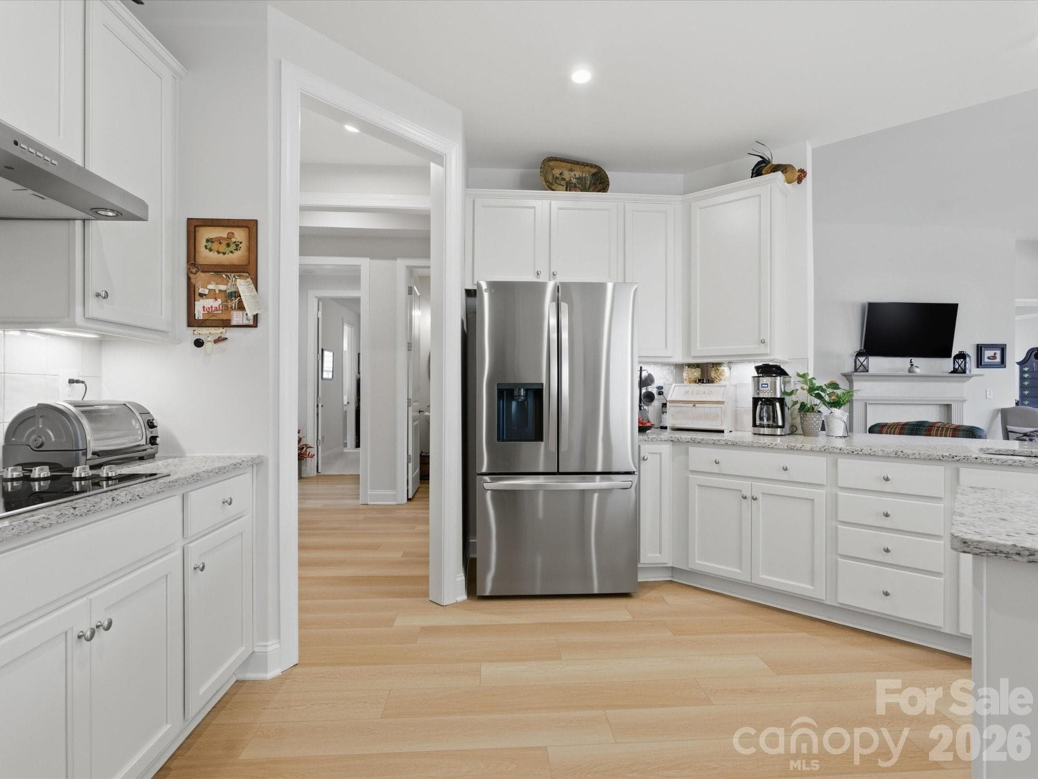 Single Family Residence at 7117 Jolly Brook Drive, Charlotte, photo 10 of 48