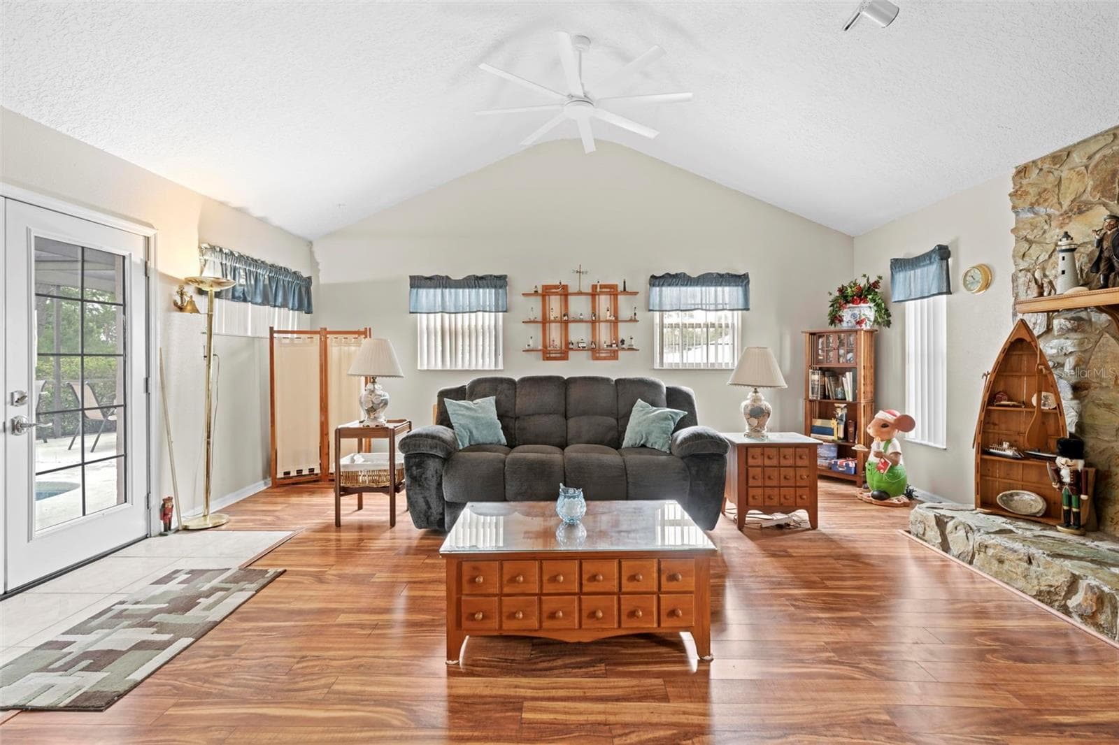 Single Family Residence at 13378 DRAYTON DR, SPRING HILL, photo 4 of 50