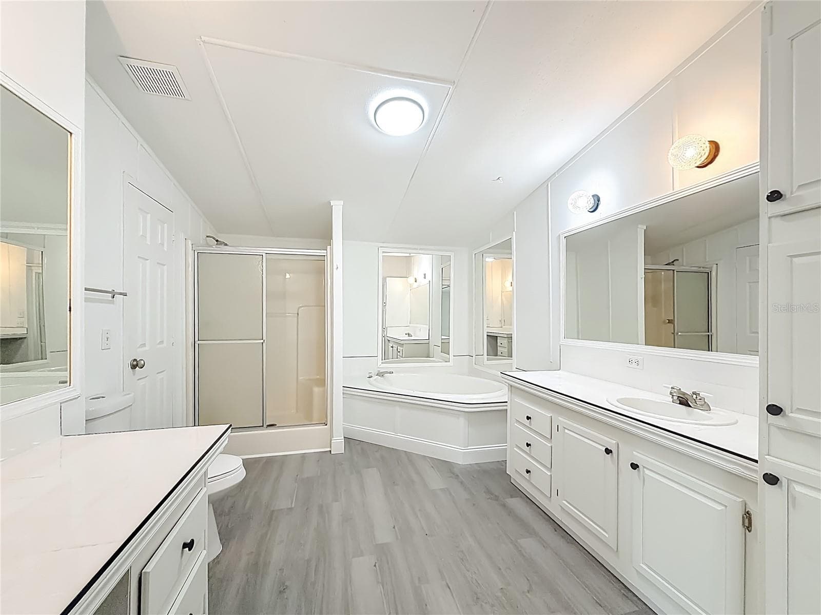 Manufactured Home at 8331 COUNTY ROAD 109, LADY LAKE, photo 19 of 32