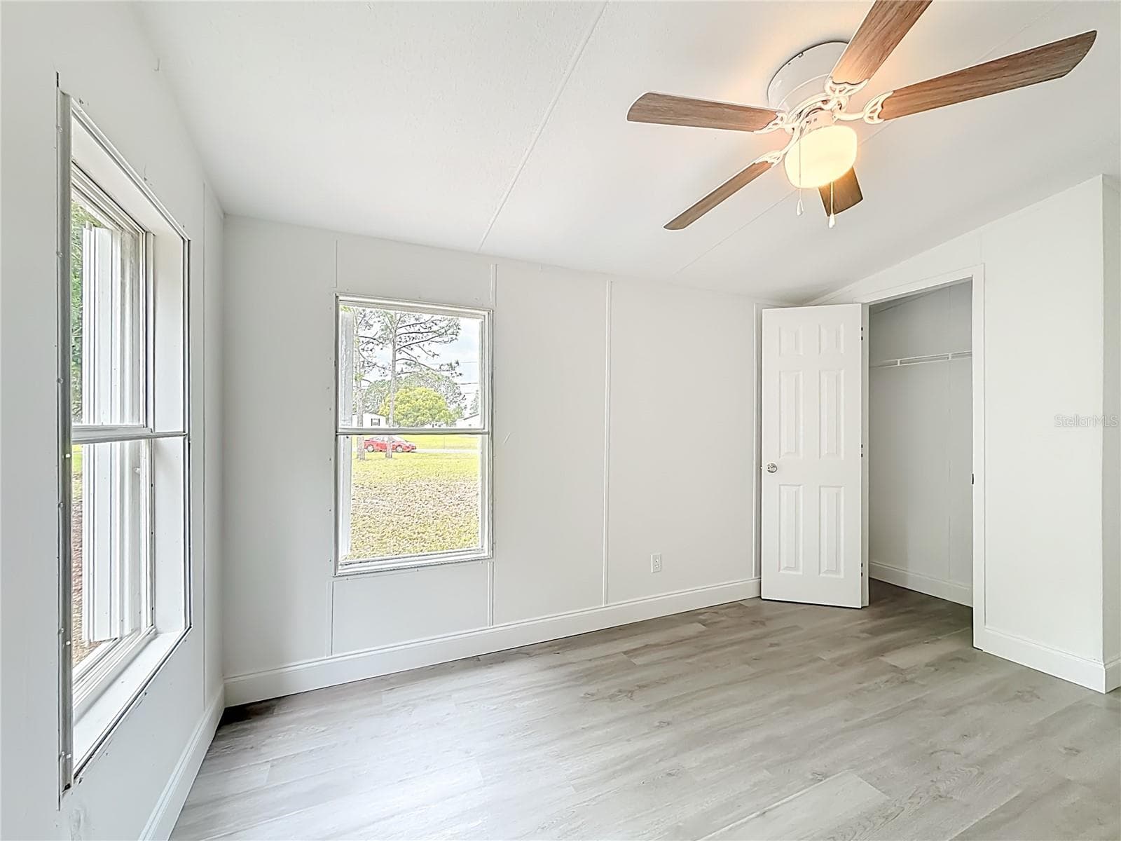Manufactured Home at 8331 COUNTY ROAD 109, LADY LAKE, photo 23 of 32