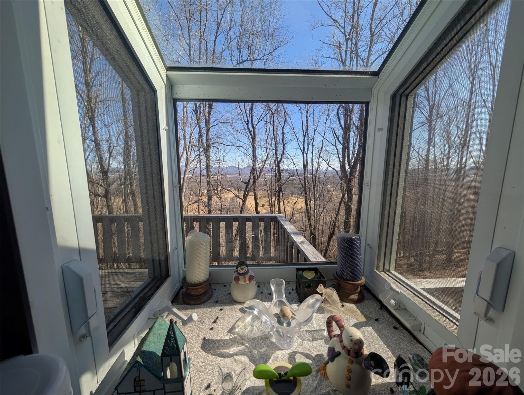 Sun window over kitchen sink with a great view. - 4 Wild Dogwood Trail, Mills River