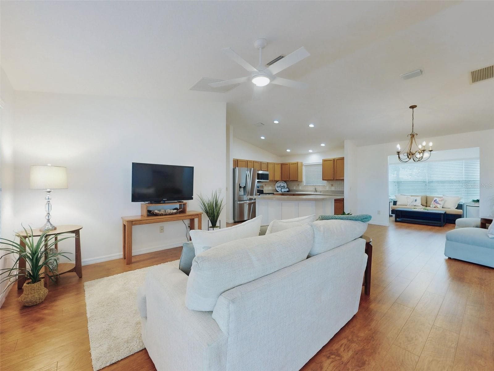 Open Floor Plan - Staged Home - 1521 HOLLYBERRY PL, THE VILLAGES