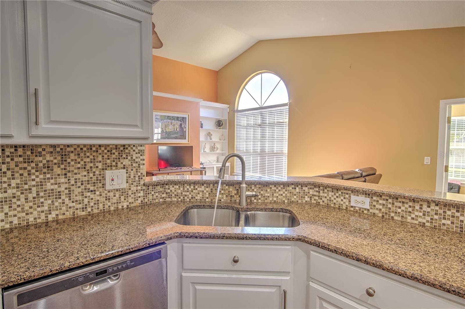 Single Family Residence at 684 YORKSHIRE DR, OVIEDO, photo 13 of 37