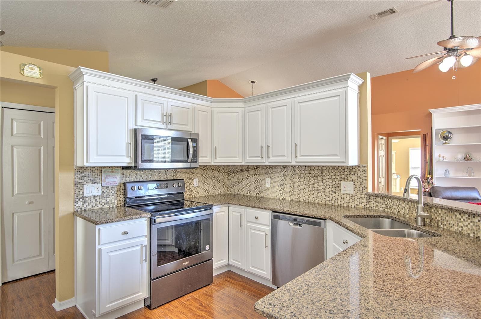 Single Family Residence at 684 YORKSHIRE DR, OVIEDO, photo 15 of 37