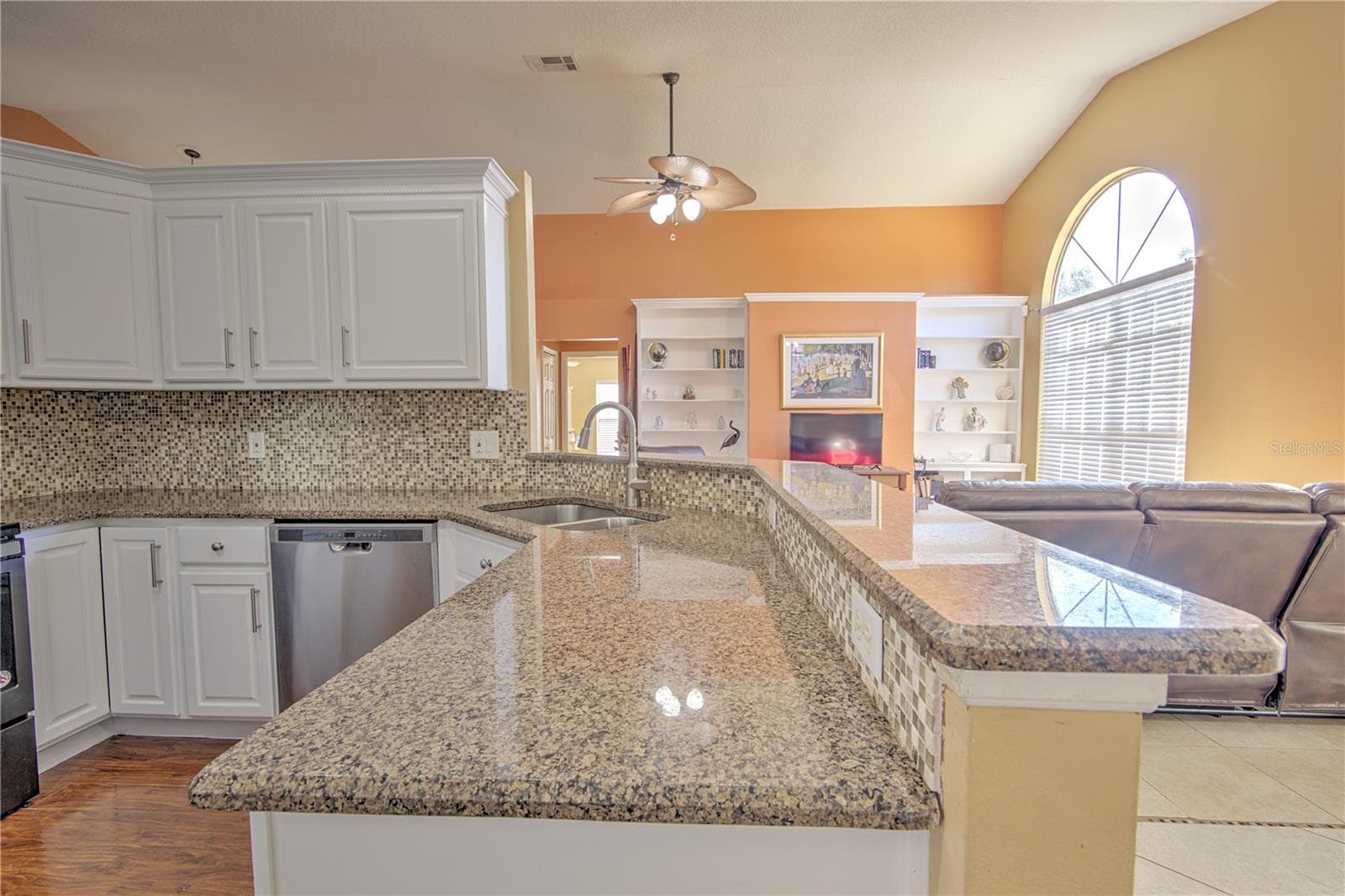 Single Family Residence at 684 YORKSHIRE DR, OVIEDO, photo 16 of 37