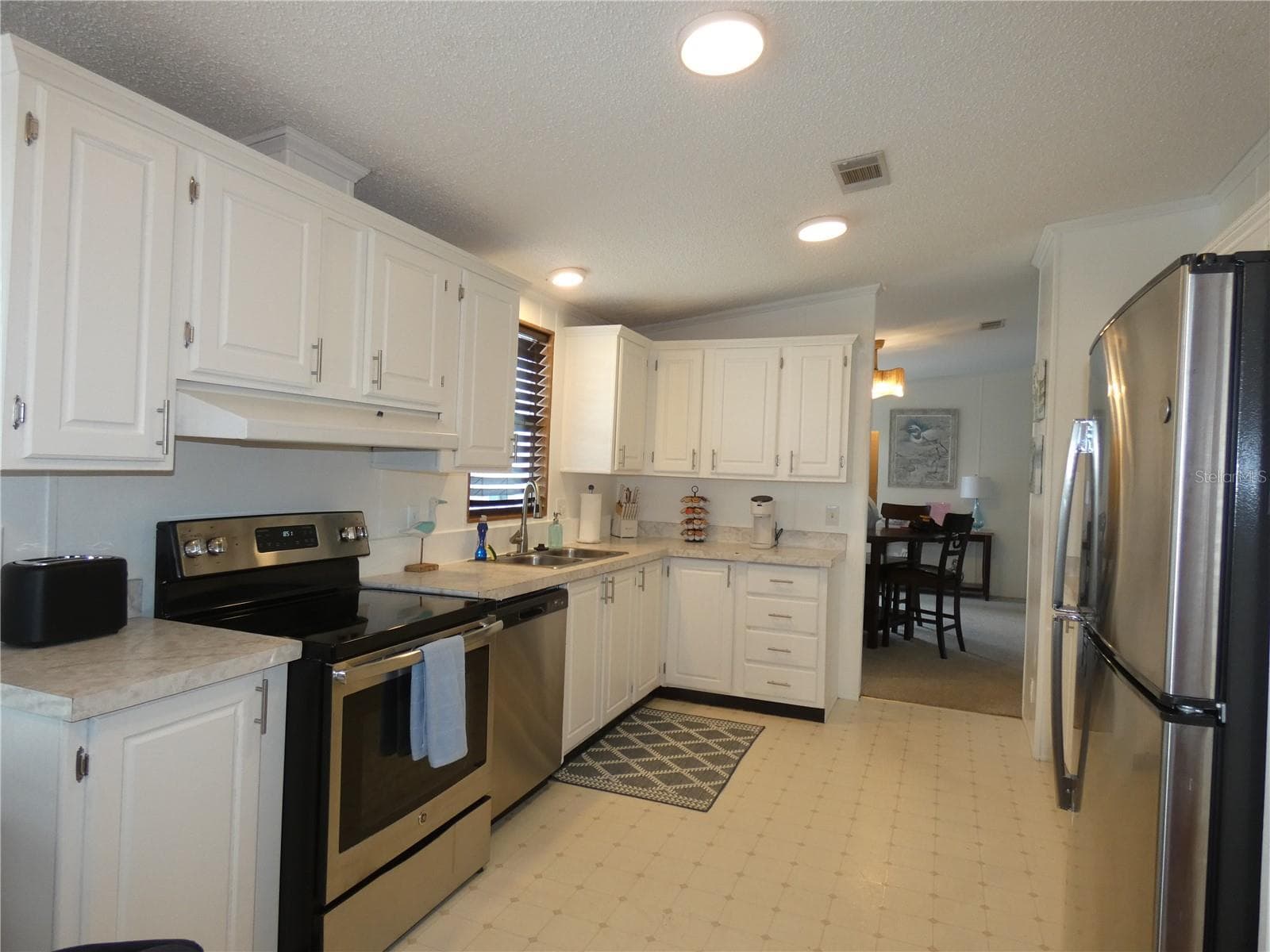 Spacious kitchen - 6814 GULL LN, HUDSON