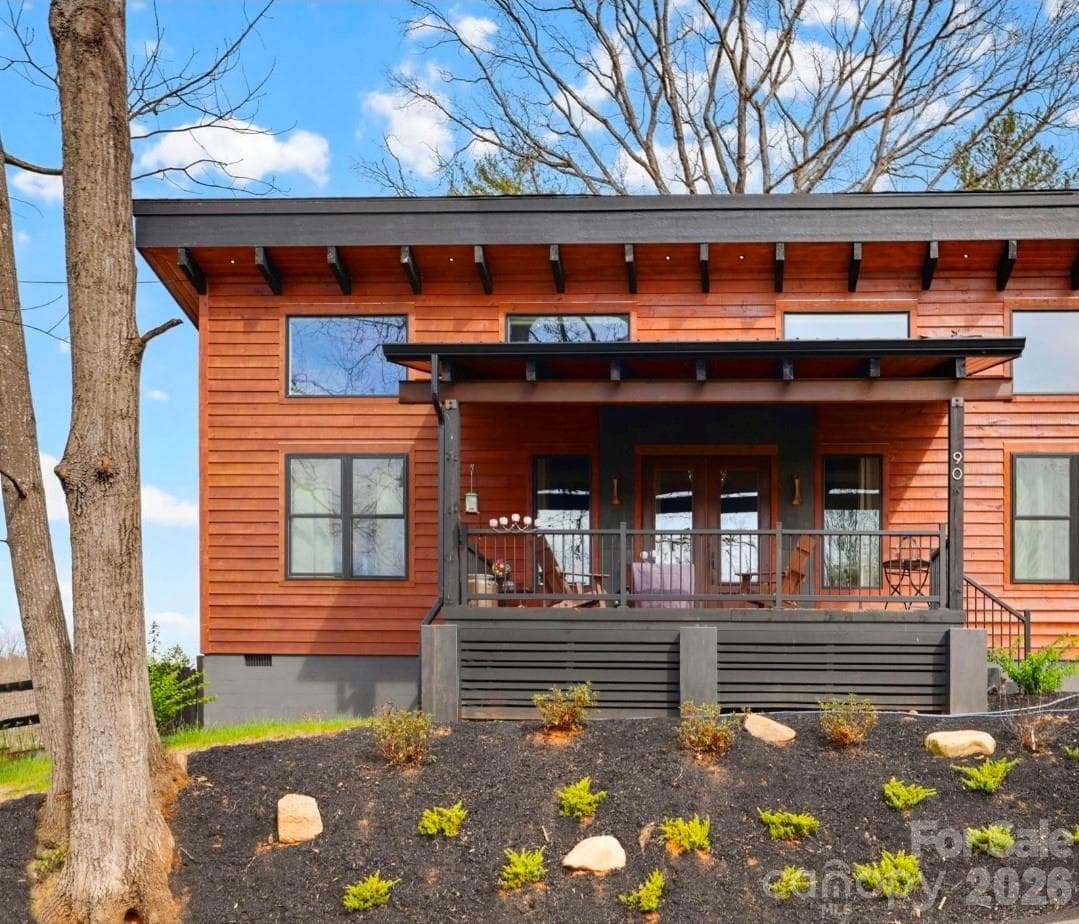 The shining house upon a hill - Waynesville