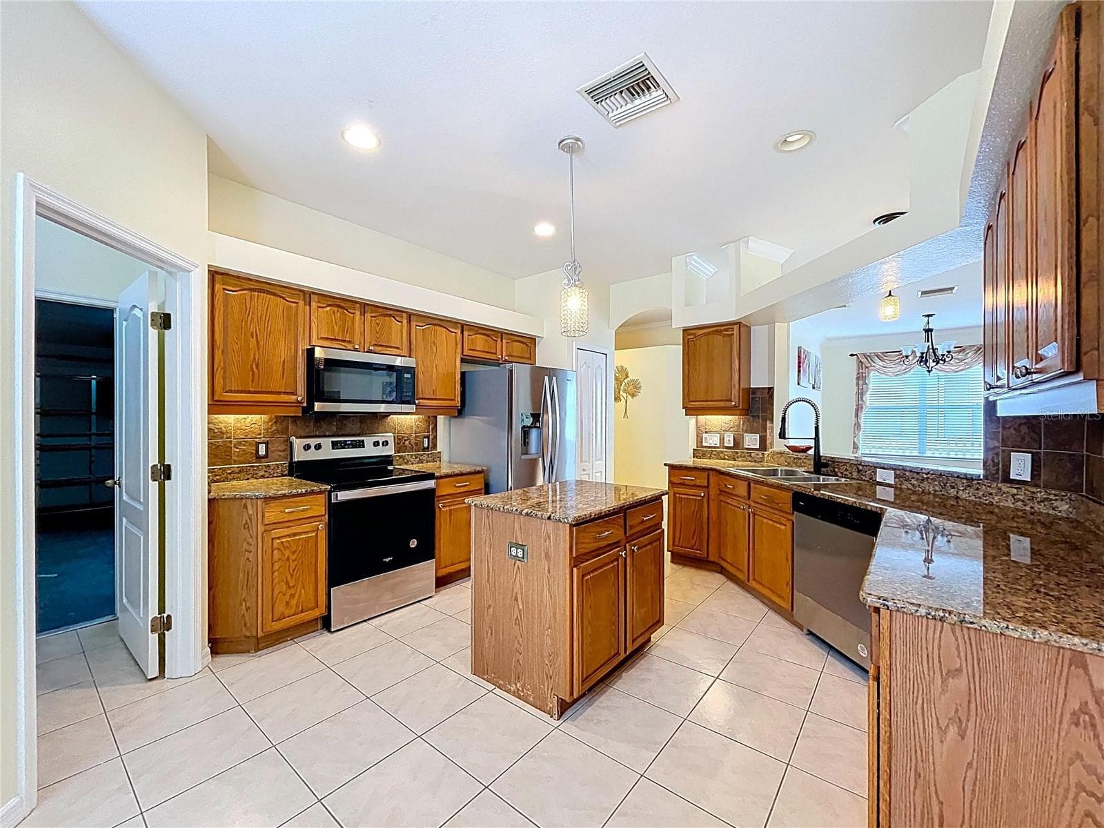 Single Family Residence at 27509 EDENFIELD DR, WESLEY CHAPEL, photo 6 of 55