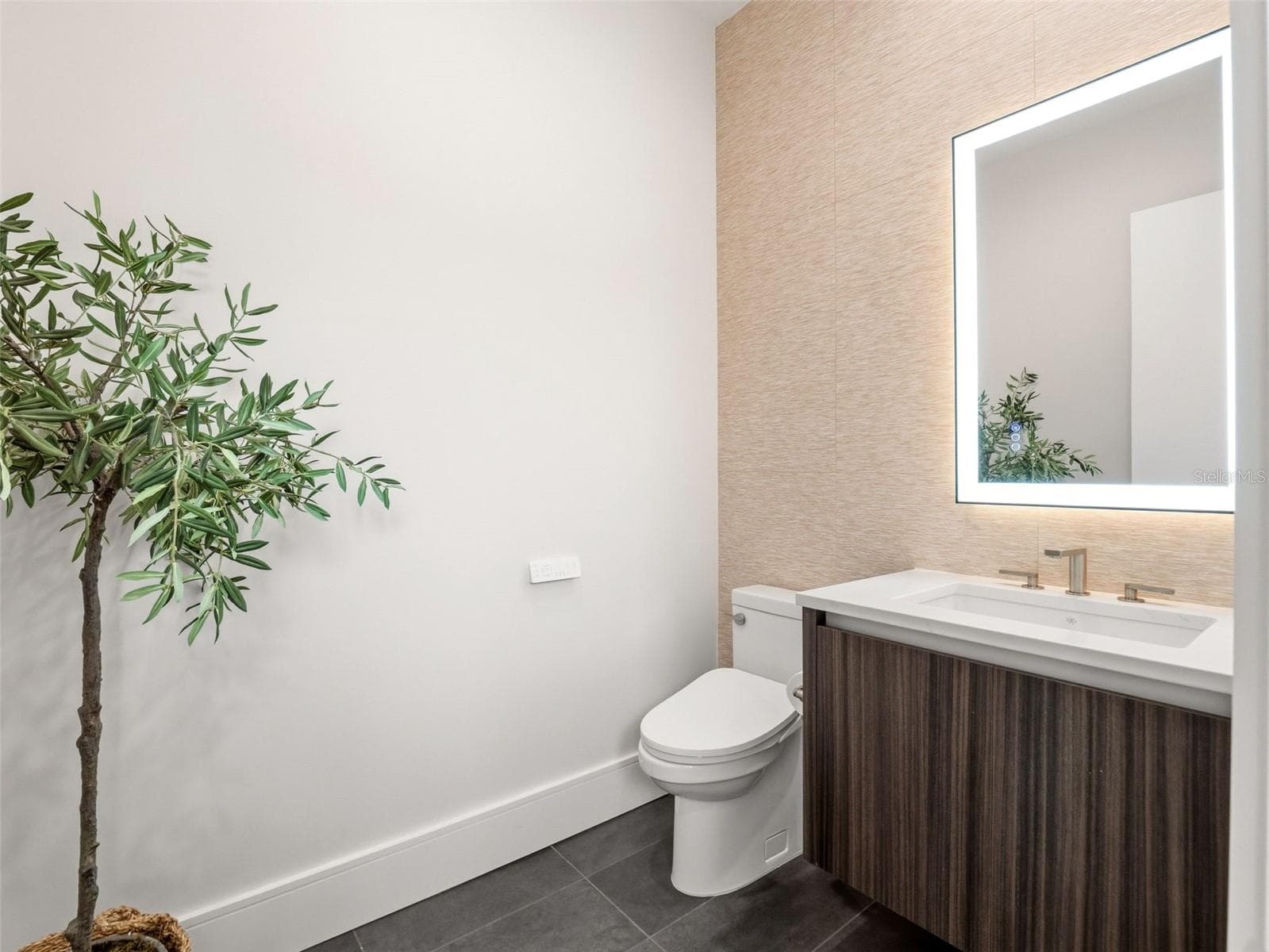 Upstairs Powder Bath 2 - 8643 FARTHINGTON WAY, ORLANDO