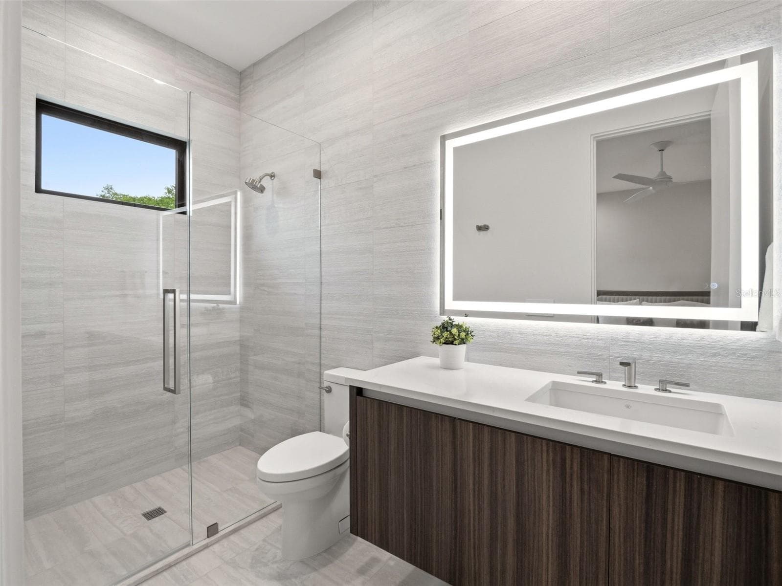 Full Bath for Bedroom 2 - 8643 FARTHINGTON WAY, ORLANDO