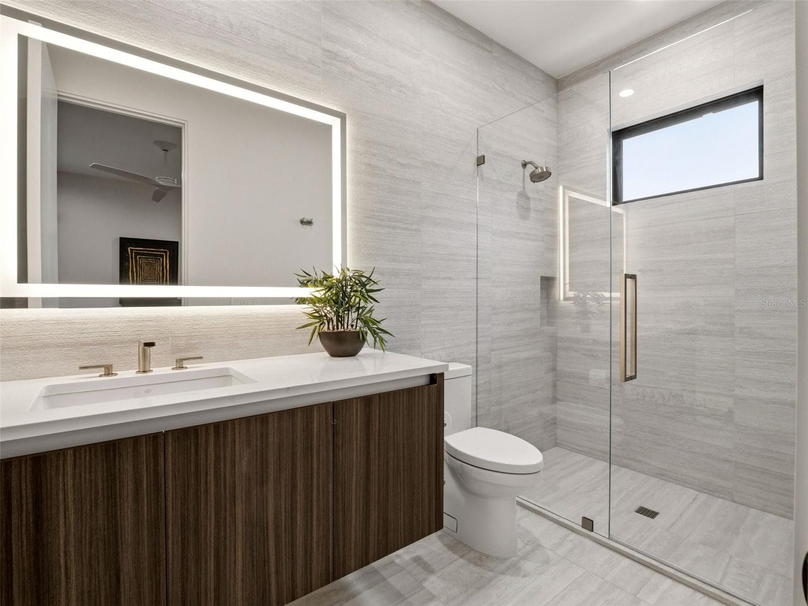 Full Bath for Bedroom 3 - 8643 FARTHINGTON WAY, ORLANDO