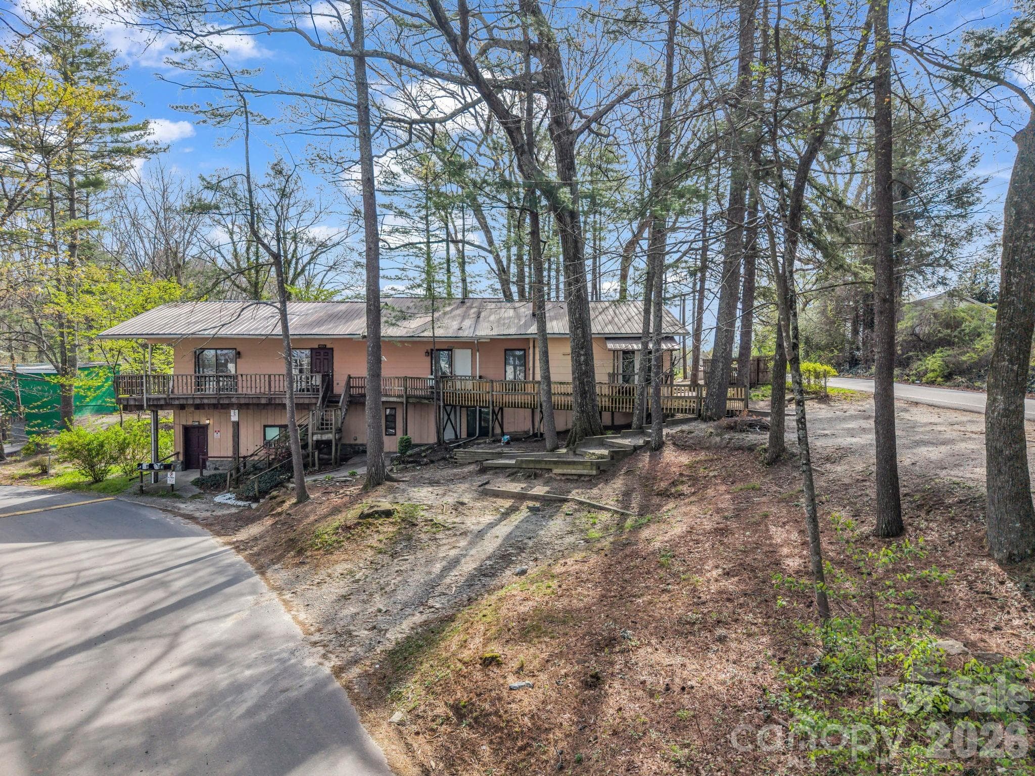 Apartment at 76 Adeles Way, Hendersonville, photo 2 of 42
