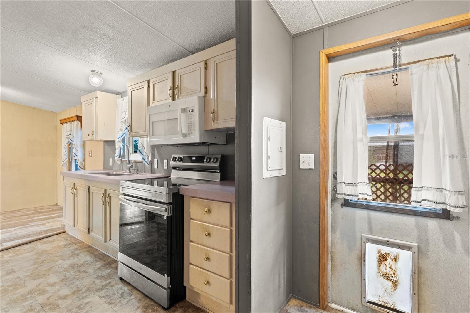 Kitchen - 1371 NW 12TH LN, LAKE PANASOFFKEE