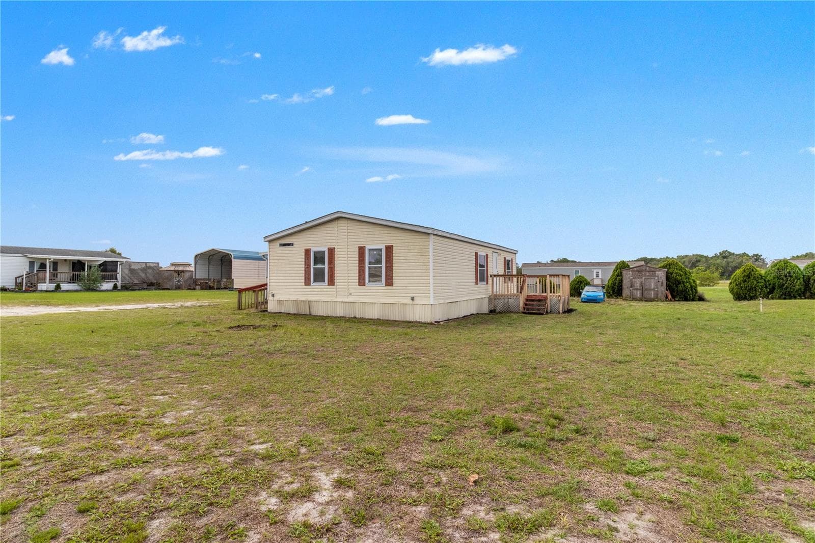 Manufactured Home at 1371 NW 12TH LN, LAKE PANASOFFKEE, photo 32 of 37