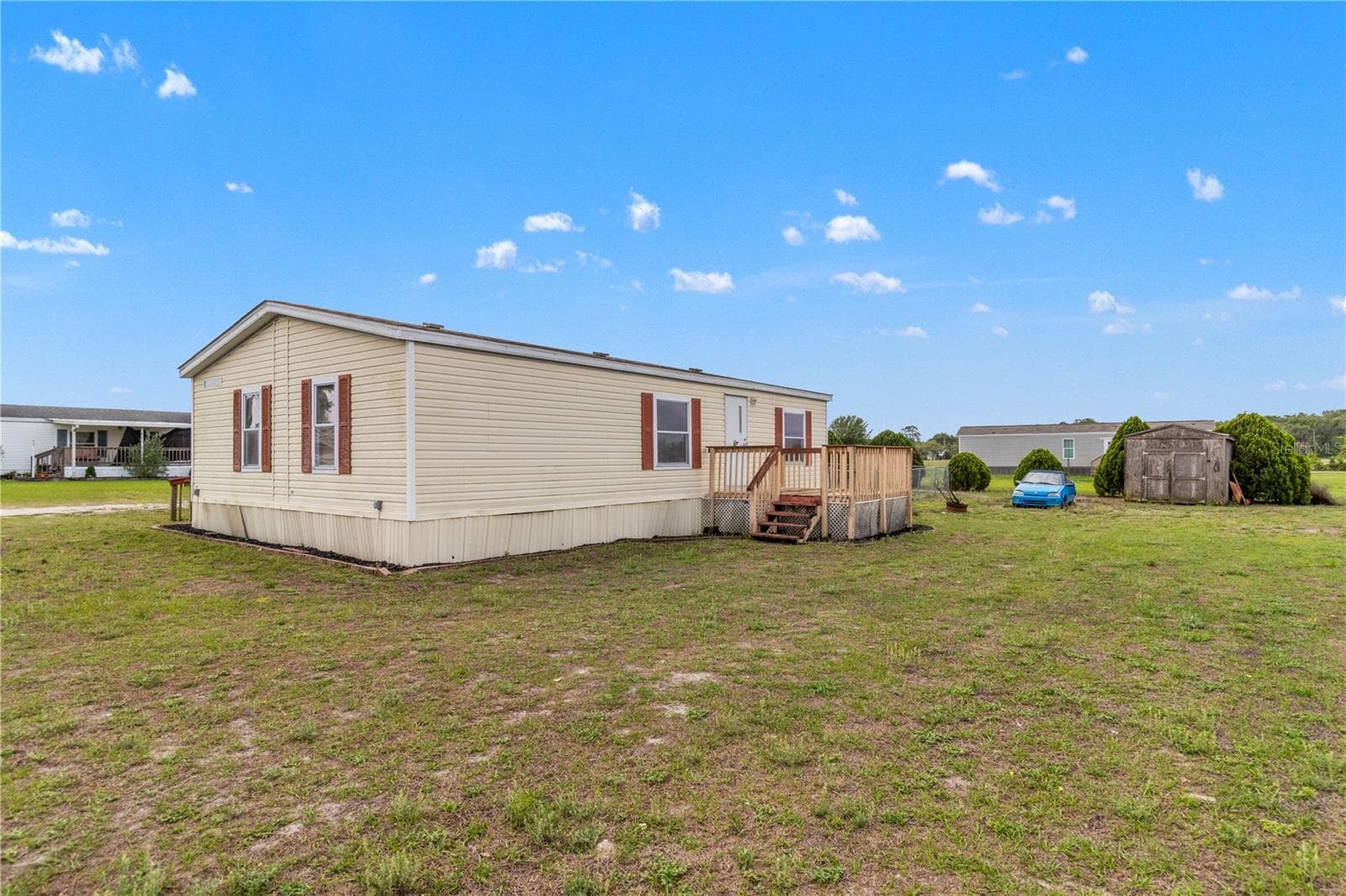 Manufactured Home at 1371 NW 12TH LN, LAKE PANASOFFKEE, photo 33 of 37