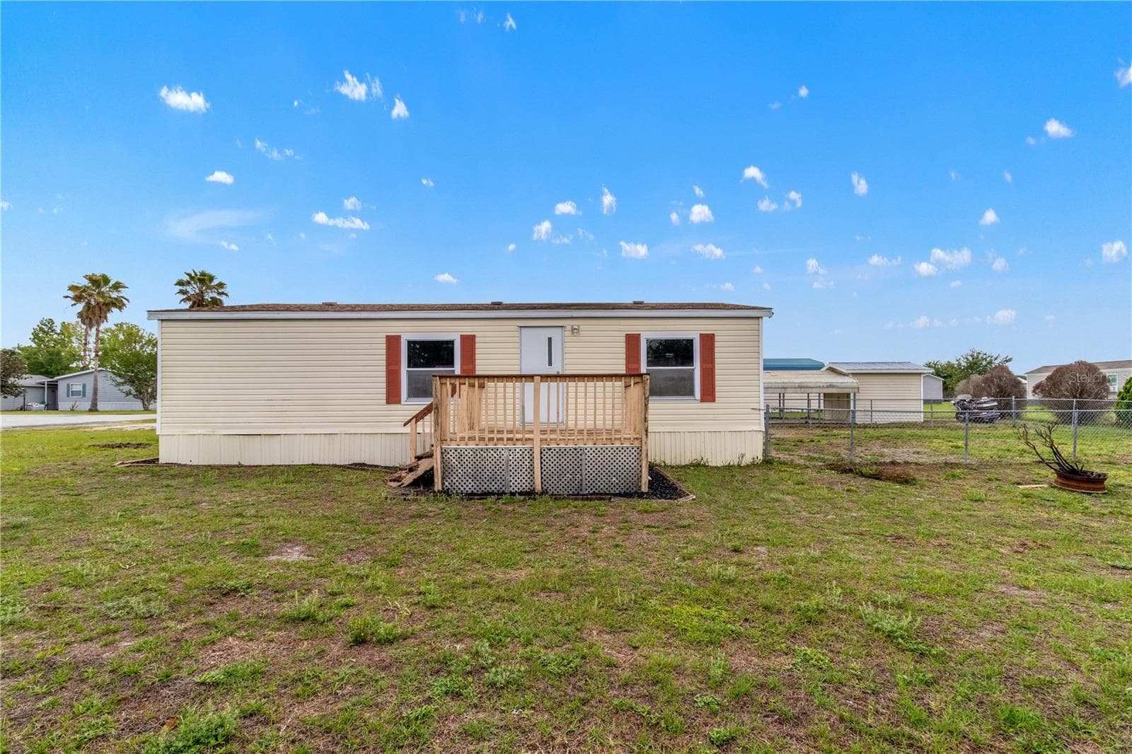 Manufactured Home at 1371 NW 12TH LN, LAKE PANASOFFKEE, photo 34 of 37