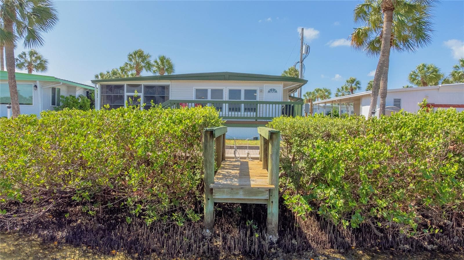 Observation dock. - 4851 W GANDY BLVD #23C, TAMPA