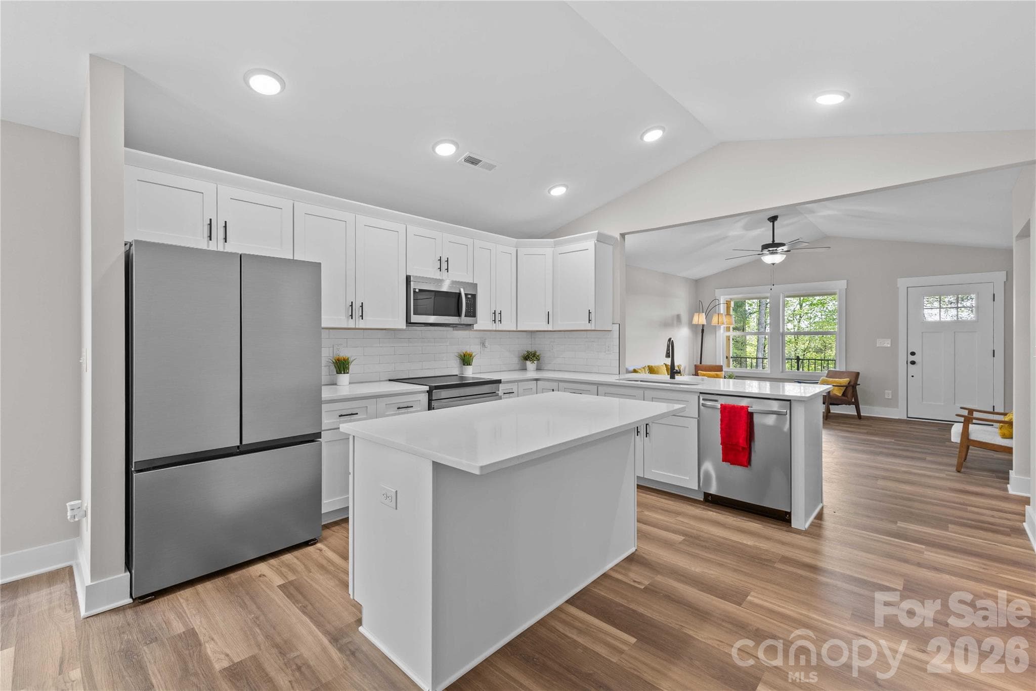 Single Family Residence at 4581 Riverside Road, Lancaster, photo 21 of 43