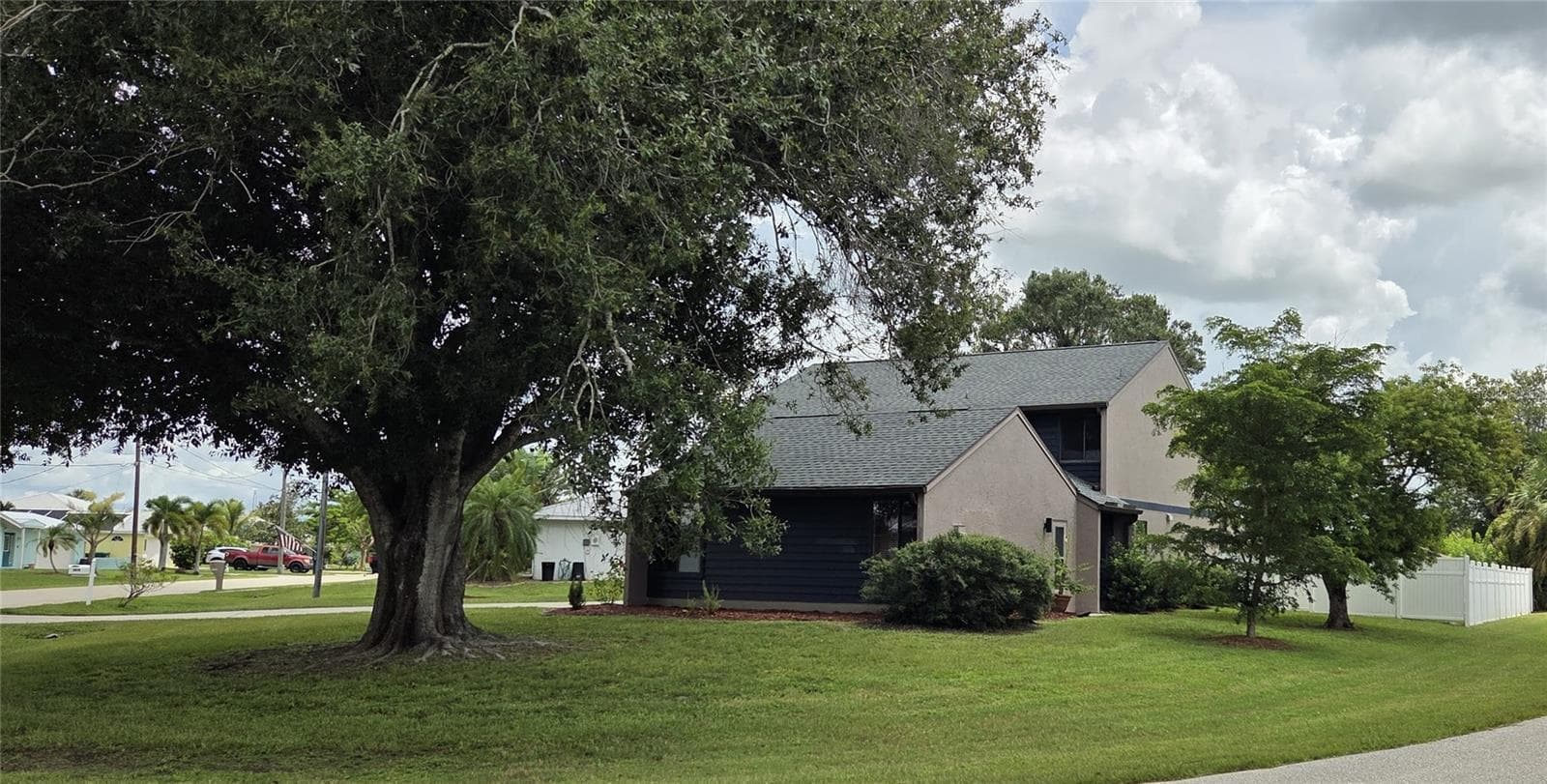 Home from corner of Royal Palm and River Basin - 2076 RIVER BASIN TER, PUNTA GORDA