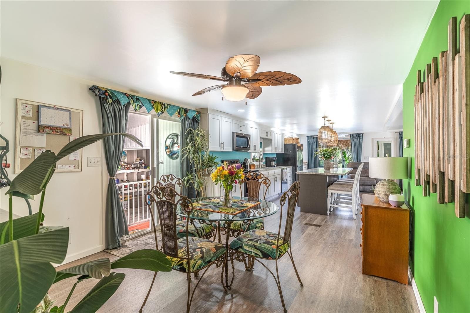 Mobile Home at 1818 BLUE LAKE DR, LAKELAND, photo 8 of 43
