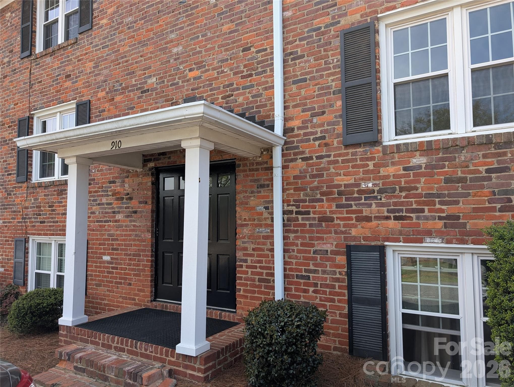 Condominium at Charlotte, photo 2 of 2