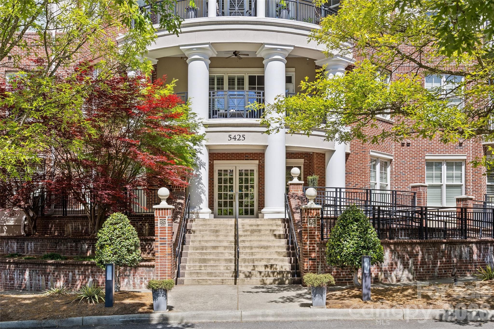 Located in the heart of SouthPark within walking distance to the finest restaurants, shopping, breweries, grocery stores plus a short drive to Uptown, CLT airport and more! - SouthGate on Fairview, Charlotte