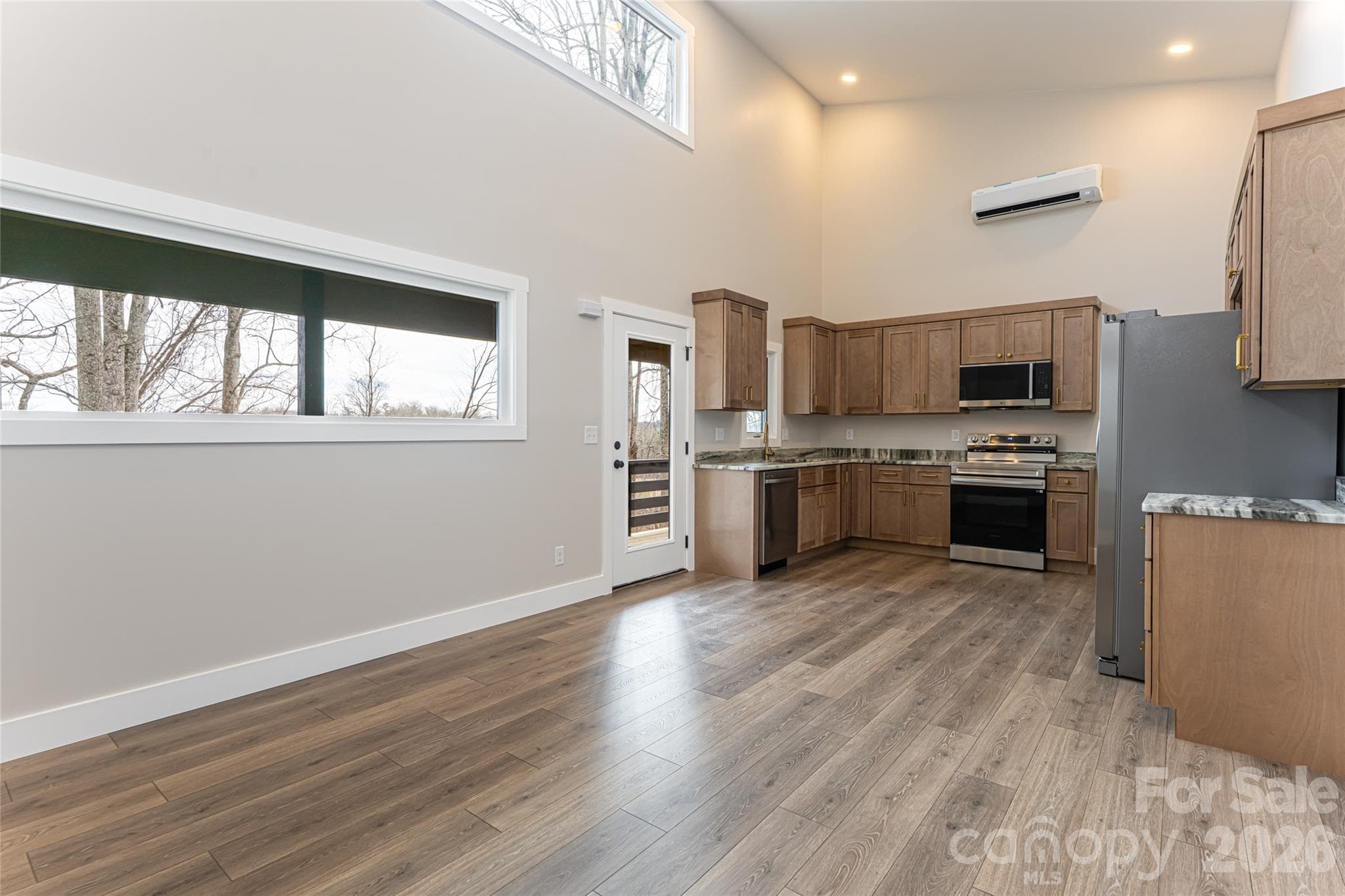 Left Wing-Durable LPV Flooring - Hendersonville