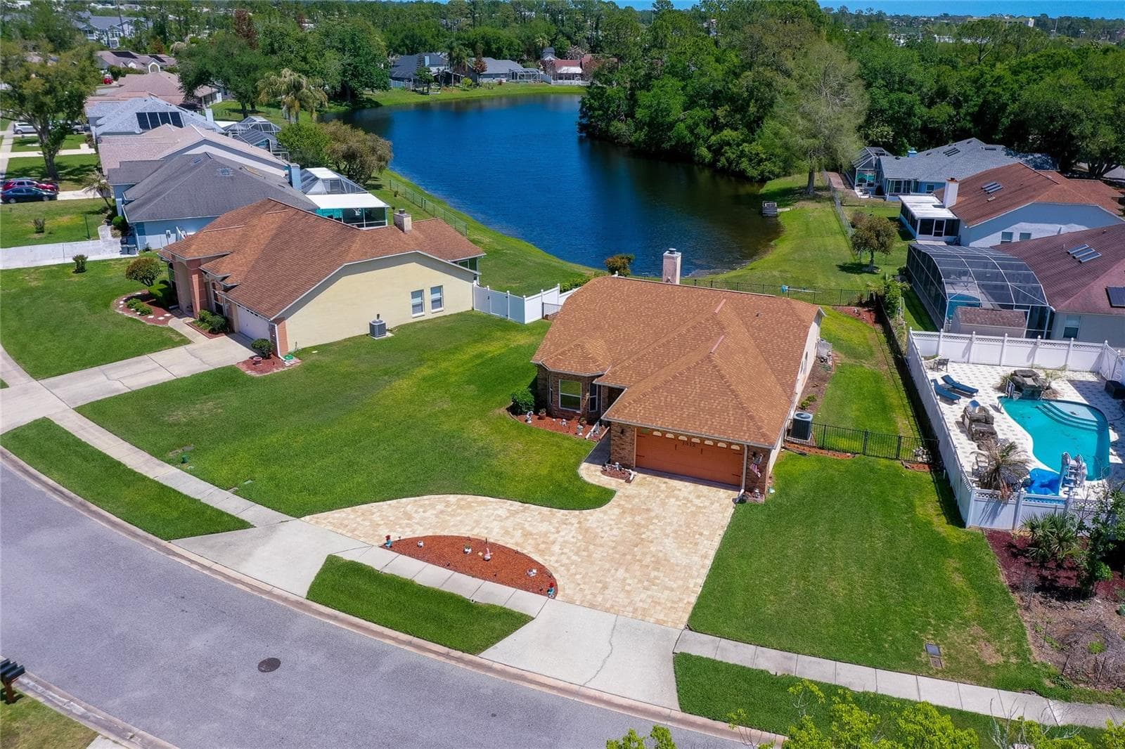 1312 N WEMBLEY CIR