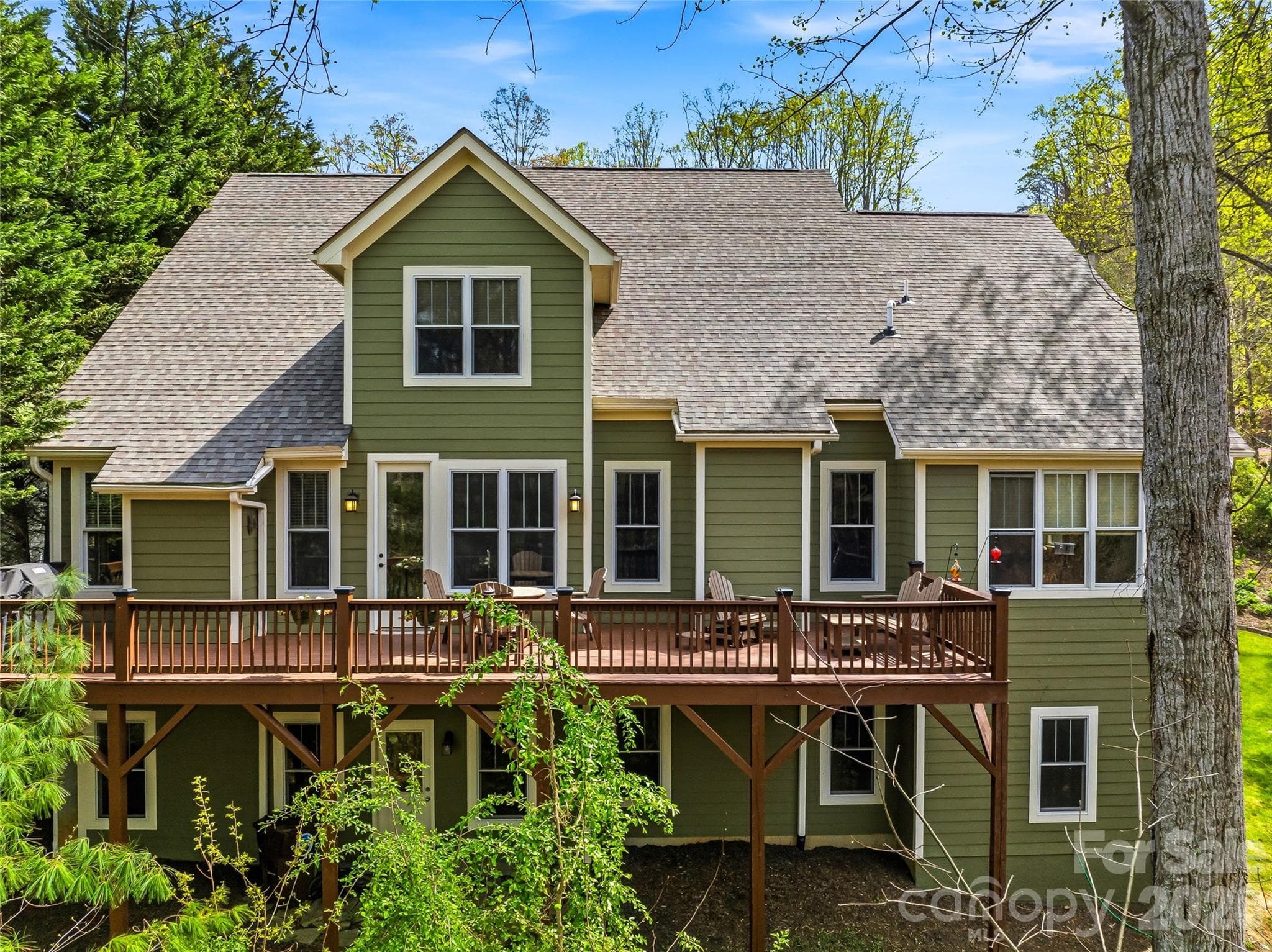 Single Family Residence at 61 Village Pointe Lane, Asheville, photo 2 of 44