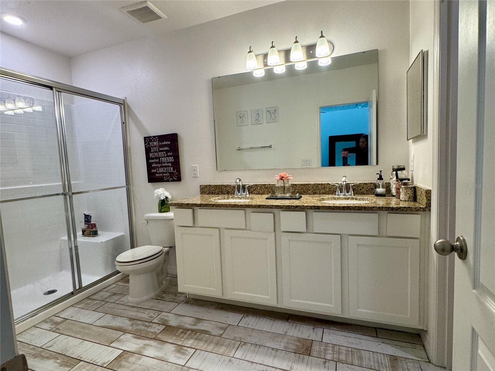 Master Bathroom - 118 HURST CT, DELAND
