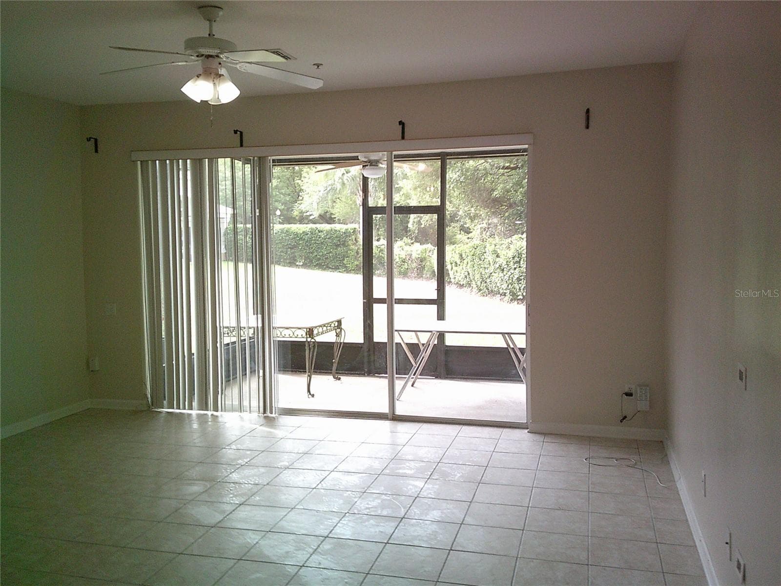 Family Room opens to Screened Patio - 6292 TWAIN ST #107, ORLANDO