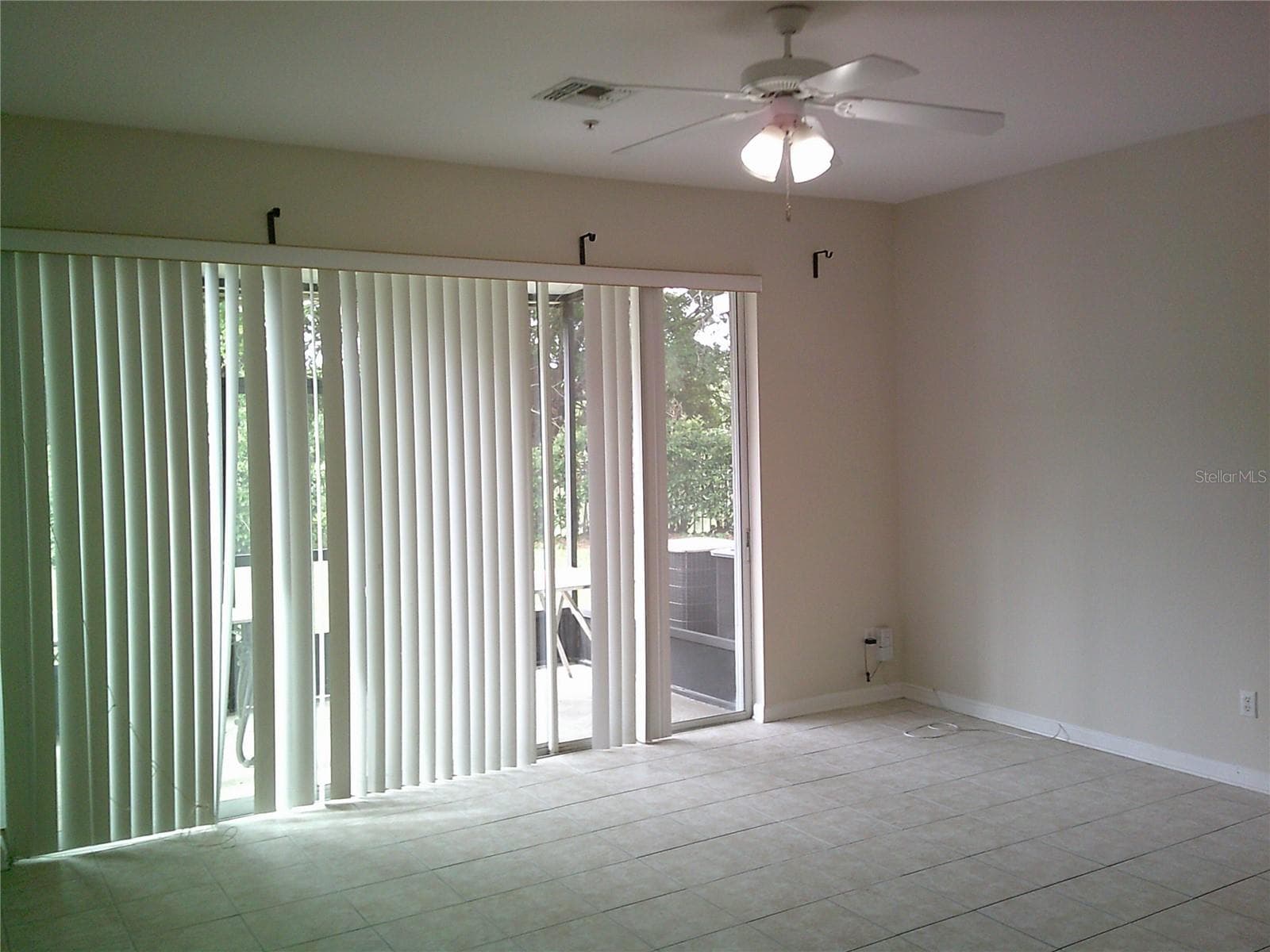 Family Room opens to Screened Porch - 6292 TWAIN ST #107, ORLANDO