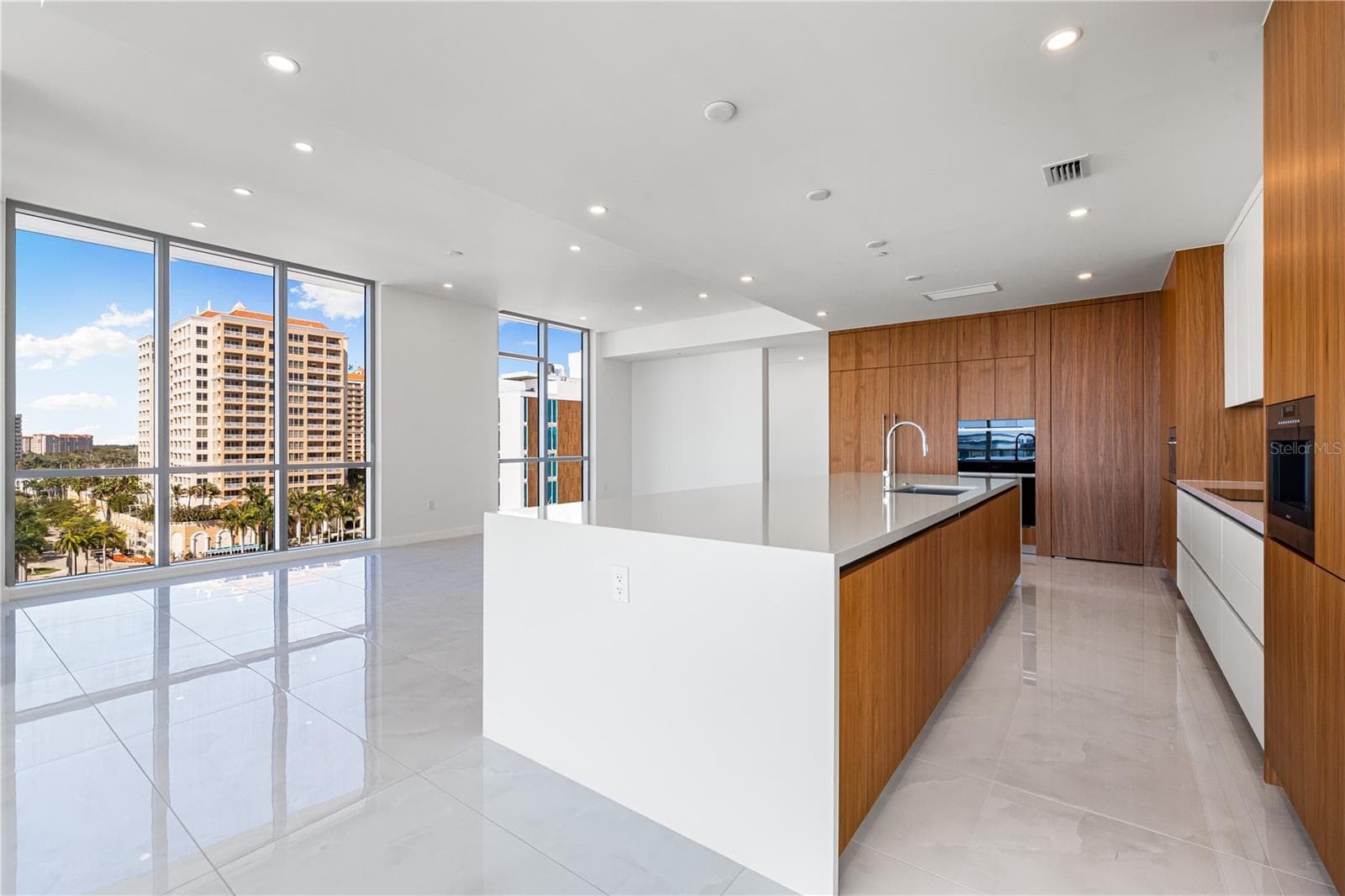 Condominium at 111 GOLDEN GATE #701, SARASOTA, photo 16 of 77