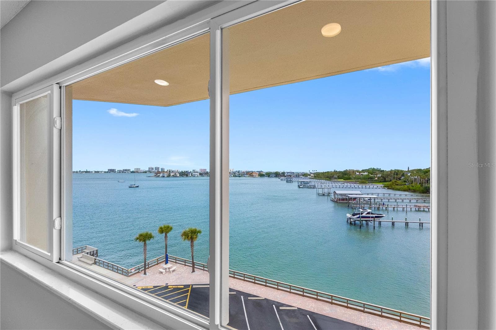 Spectacular Intracoastal/Harbor View - 100 BLUFF VIEW DR #404C, BELLEAIR BLUFFS