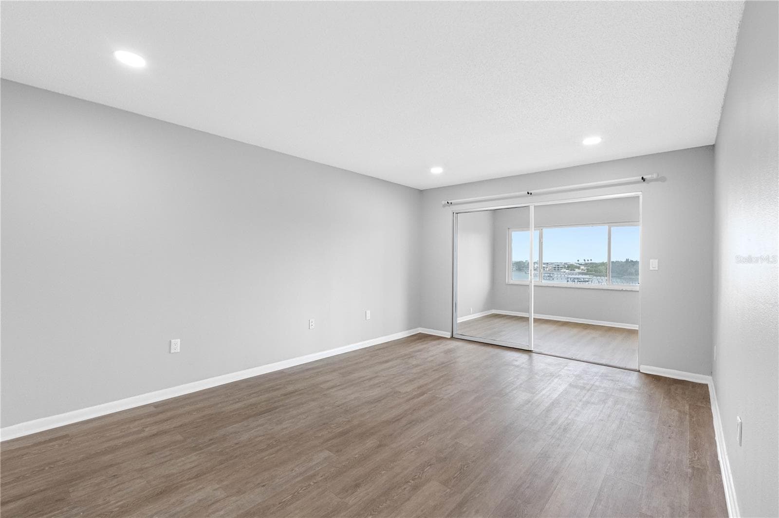 Primary Bedroom - 100 BLUFF VIEW DR #404C, BELLEAIR BLUFFS