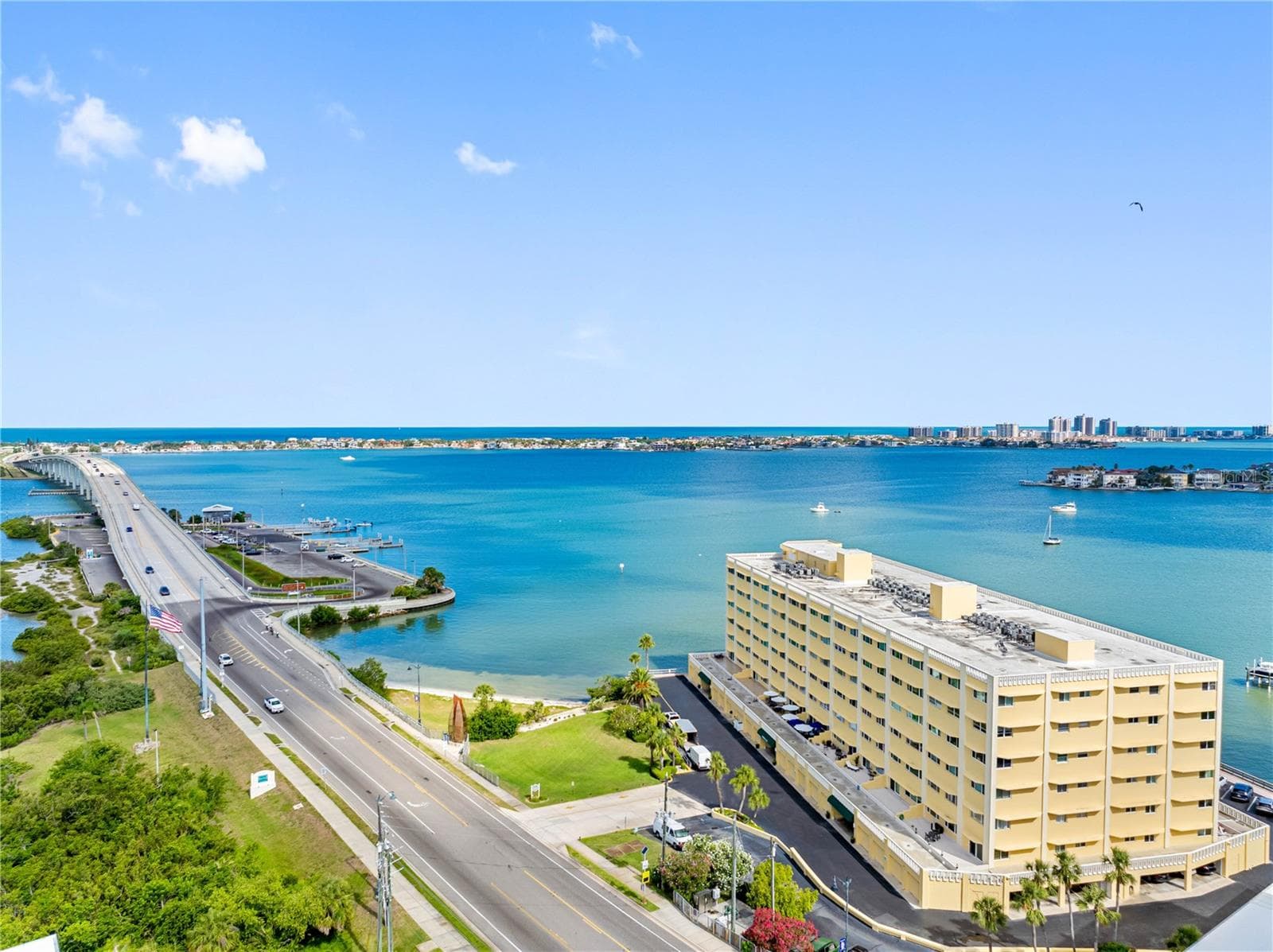 Harbour Club C and Belleair Causeway to Beach - 100 BLUFF VIEW DR #404C, BELLEAIR BLUFFS