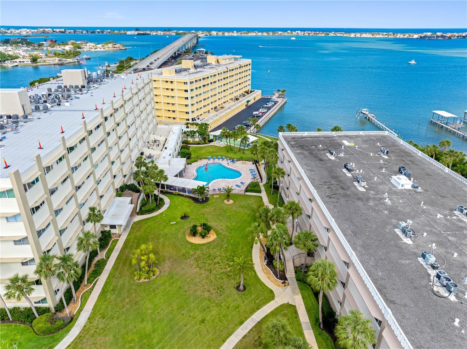Harbour Club Grounds - 100 BLUFF VIEW DR #404C, BELLEAIR BLUFFS