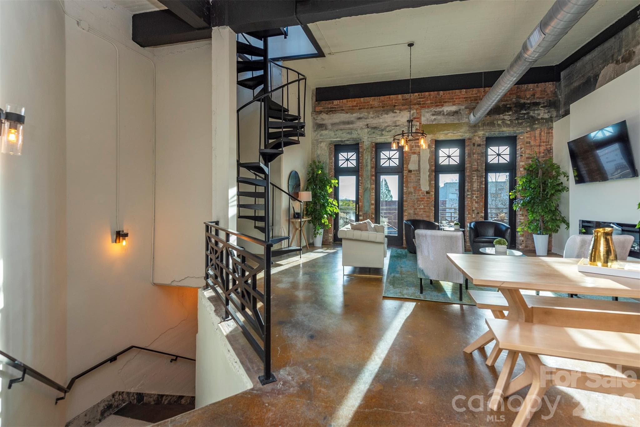 Condominium at Hendersonville, photo 7 of 38