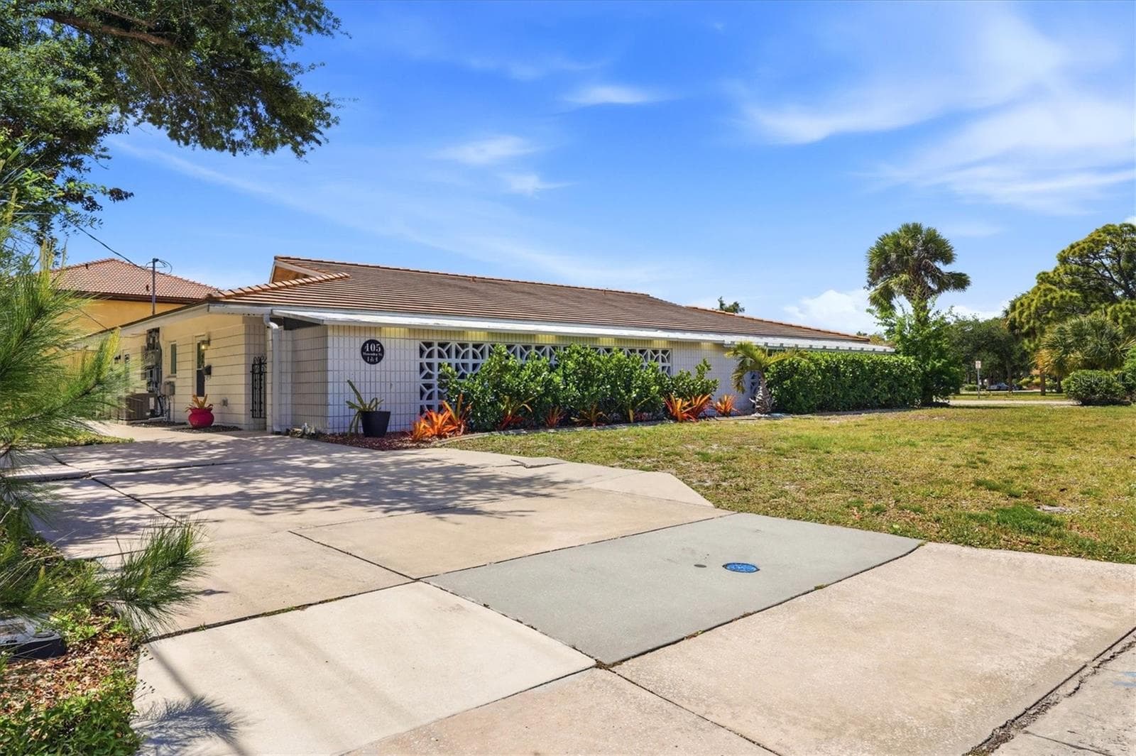405 MENENDEZ ST