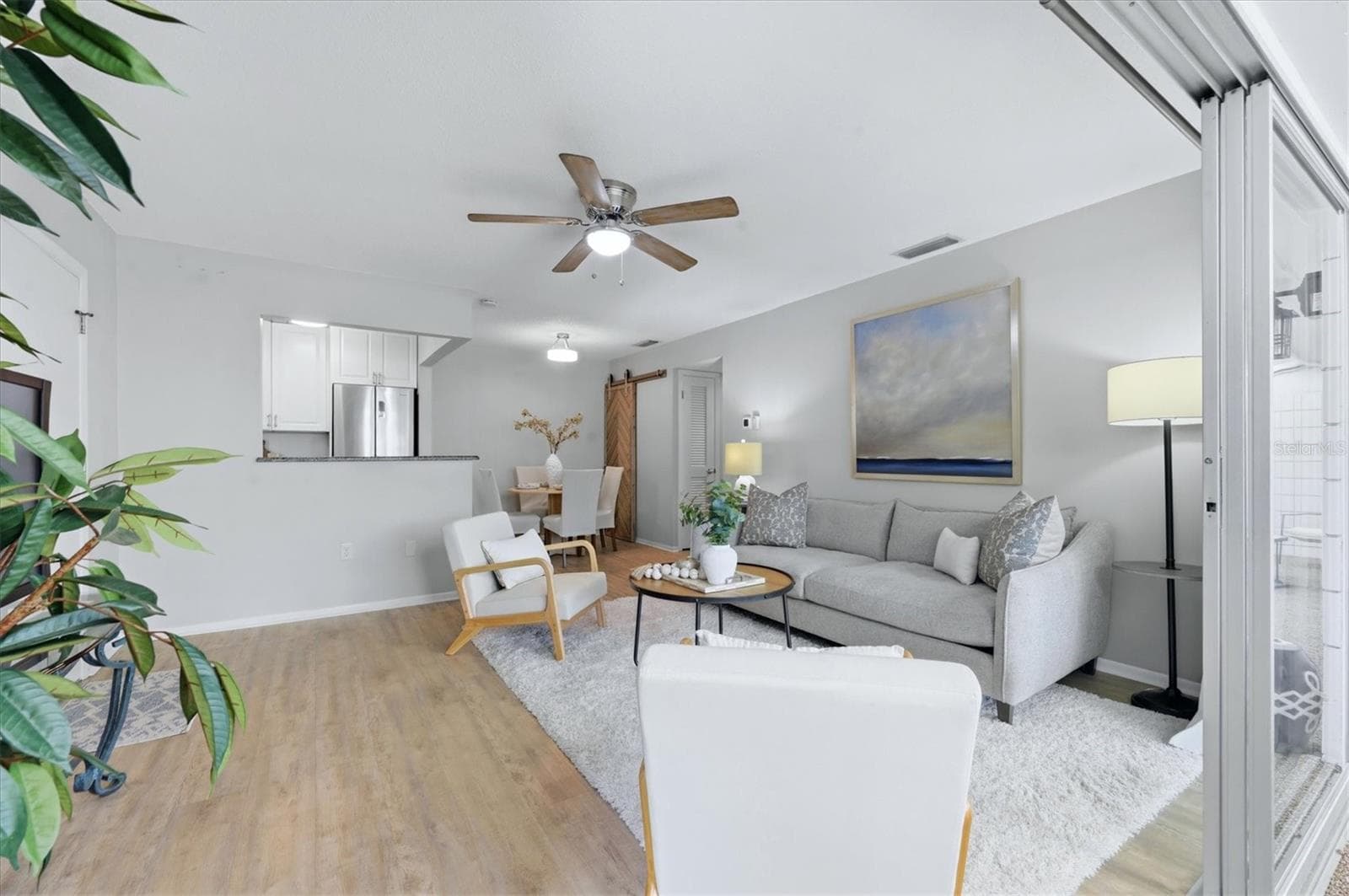 Villa at 405 MENENDEZ ST, VENICE, photo 7 of 34