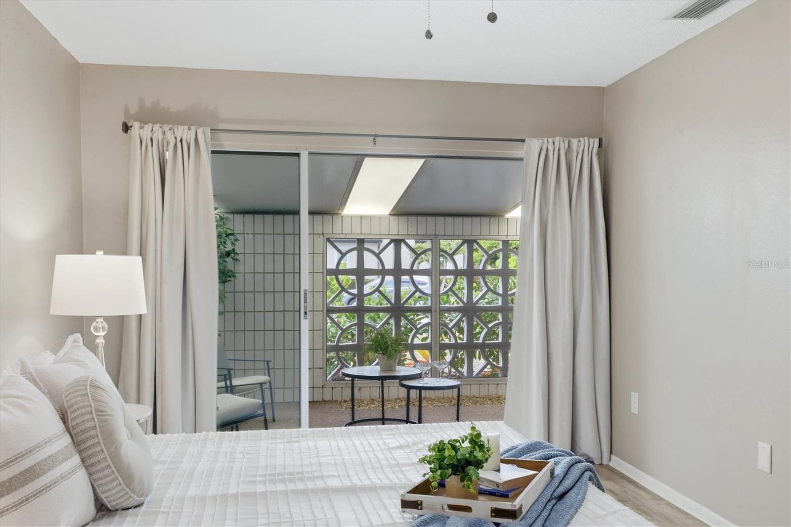 Villa at 405 MENENDEZ ST, VENICE, photo 15 of 34