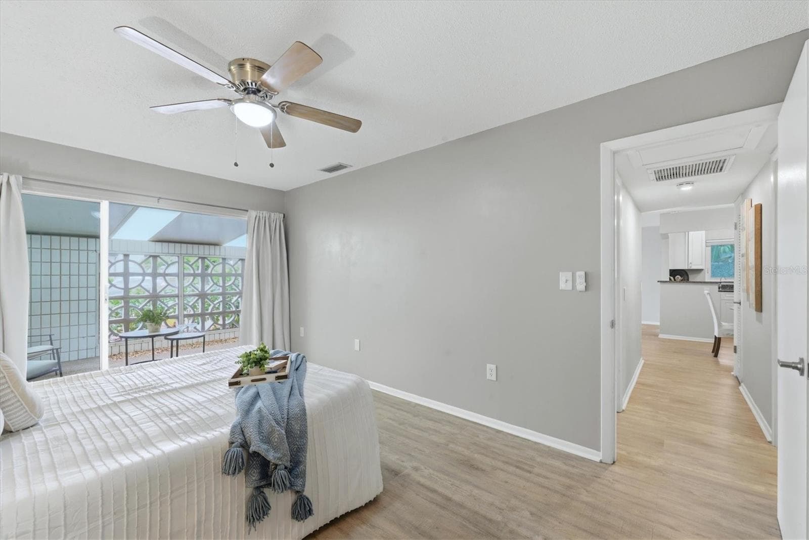 Villa at 405 MENENDEZ ST, VENICE, photo 16 of 34