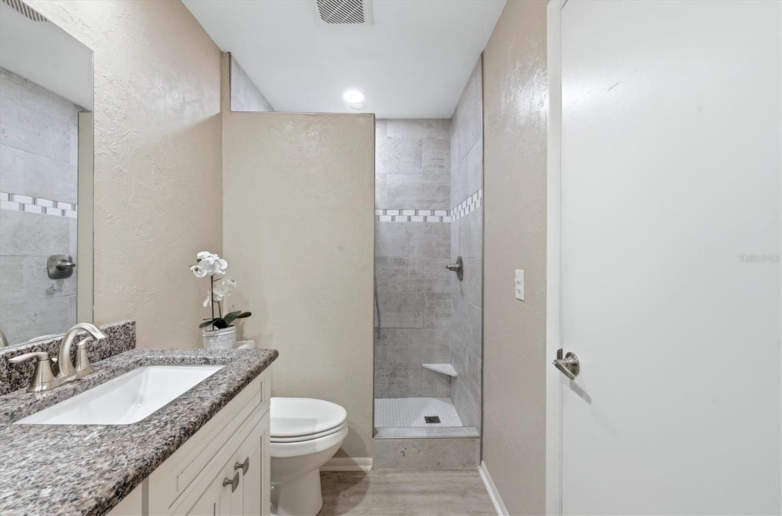 Villa at 405 MENENDEZ ST, VENICE, photo 19 of 34