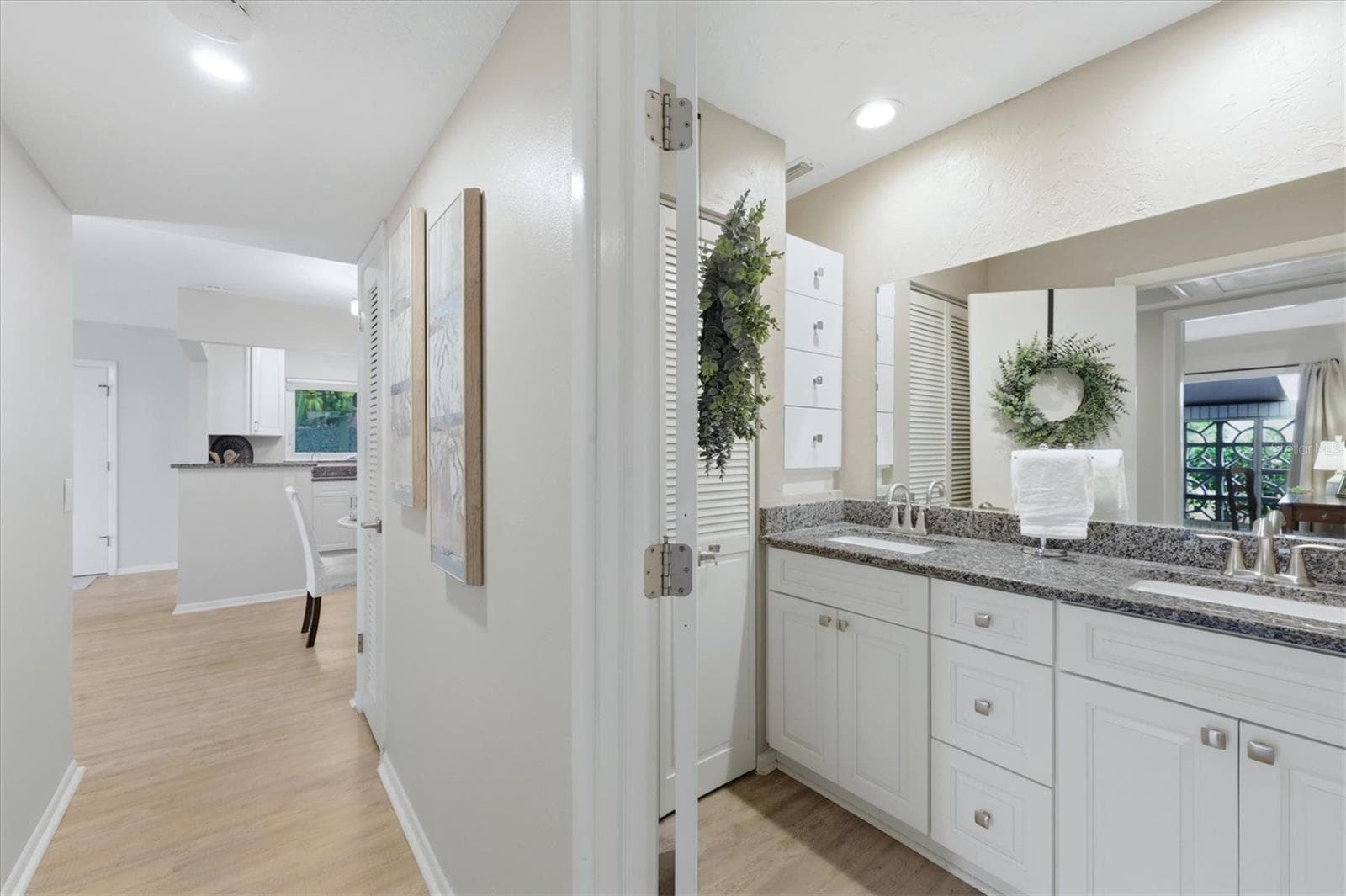 Villa at 405 MENENDEZ ST, VENICE, photo 20 of 34