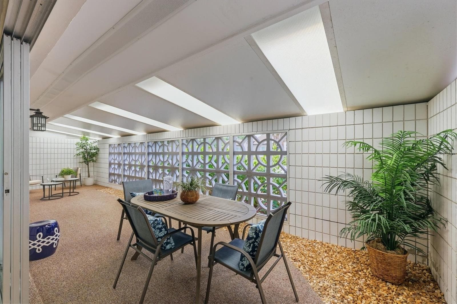 Villa at 405 MENENDEZ ST, VENICE, photo 25 of 34