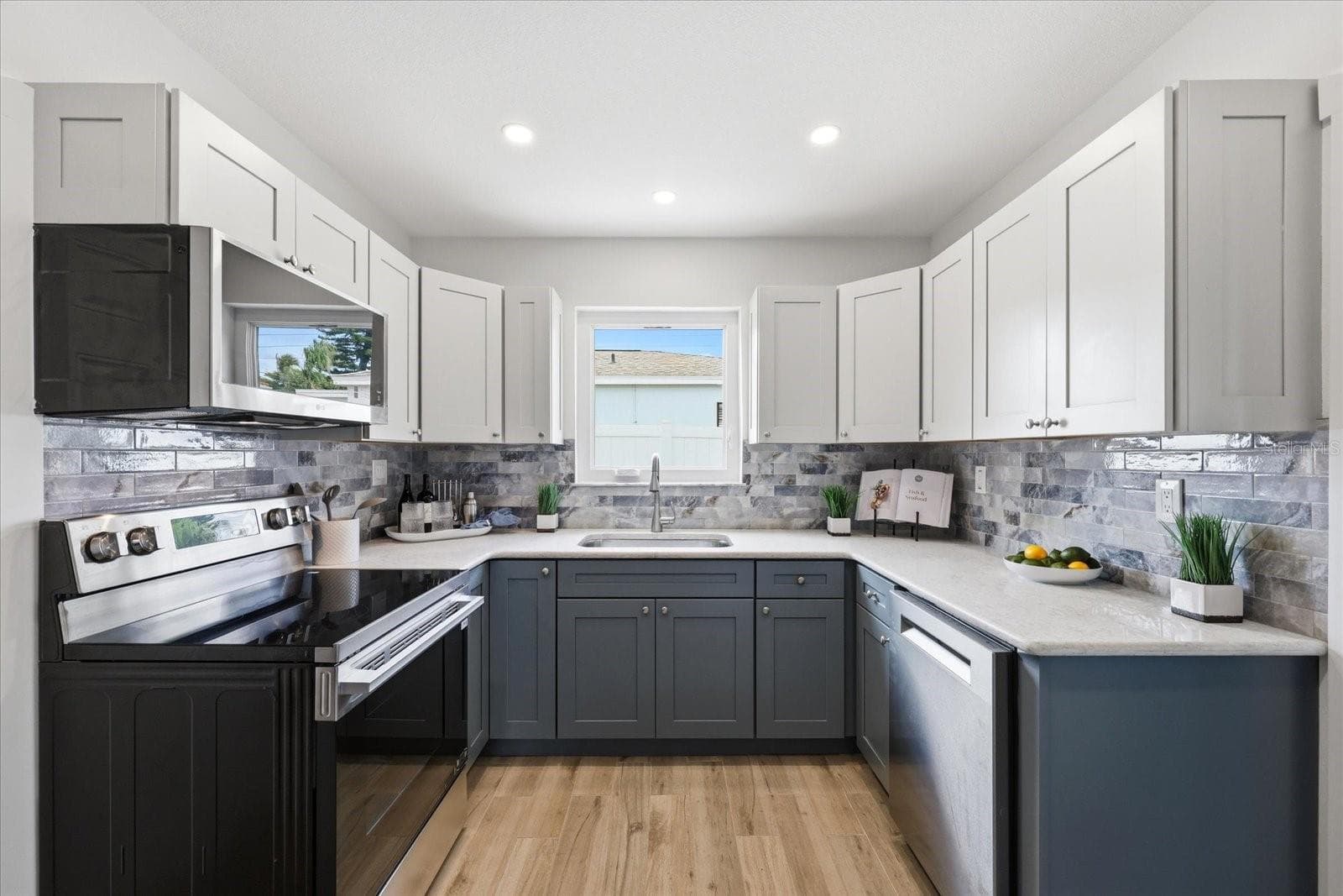 Single Family Residence at 105 3RD ST, BELLEAIR BEACH, photo 18 of 56