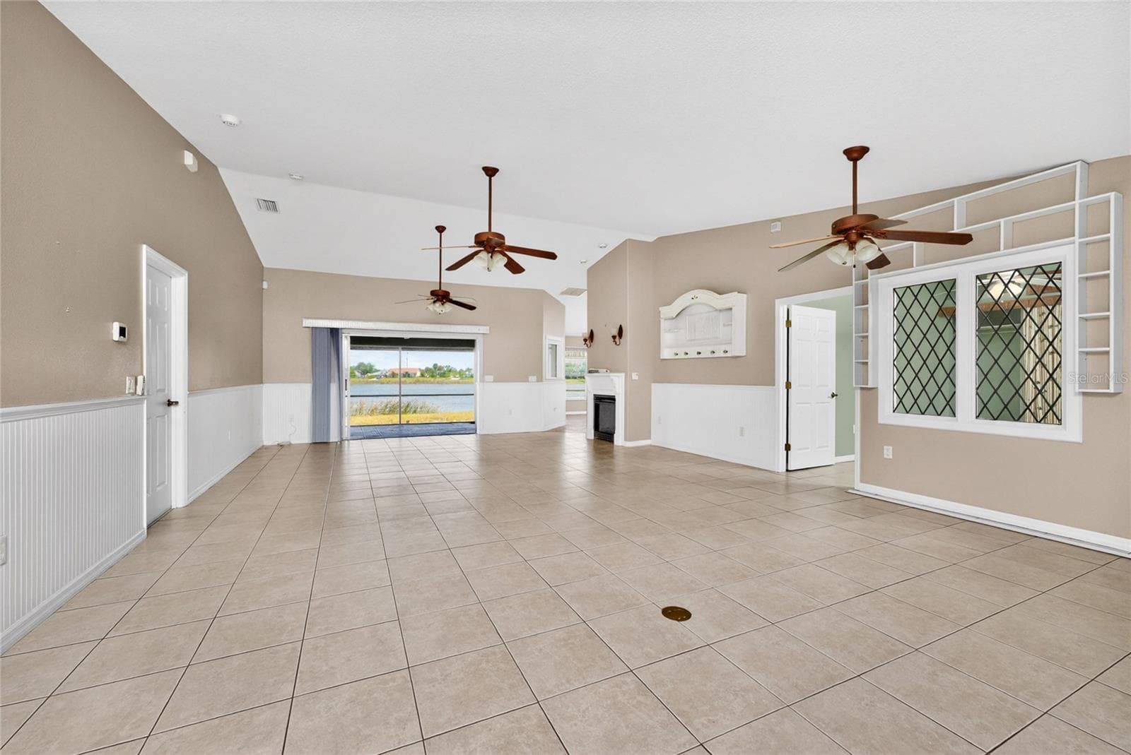 Single Family Residence at 7110 SAN CASA DR, ENGLEWOOD, photo 4 of 43
