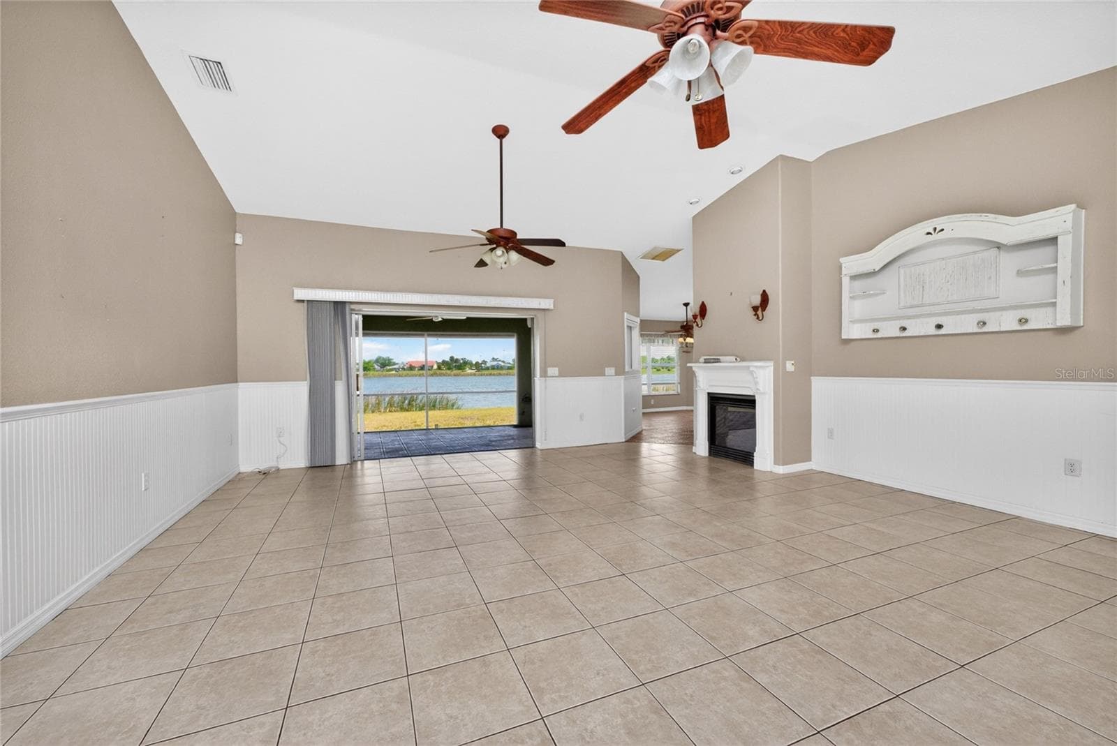 Single Family Residence at 7110 SAN CASA DR, ENGLEWOOD, photo 6 of 43